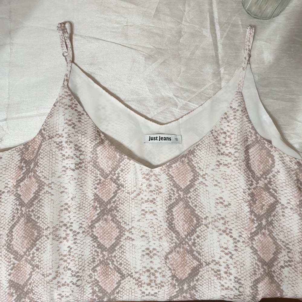 Just Jeans AU-16 White/Brown Print Sleeveless Singlet Top Tee NWOT - Picture 8 of 10